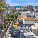 Stunning Beach House- Rooftop Patio & Ocean Views